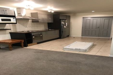 Photo of property in 8 Nor'east Drive, Northcross, Auckland, 0632