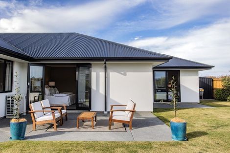 Photo of property in 64 Watkins Drive, Rangiora, 7400