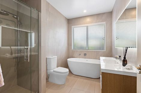 Photo of property in 9 Walter Ruddock Avenue, Kumeu, 0810