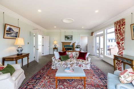 Photo of property in 1 Kawaroa Lane, New Plymouth, 4310