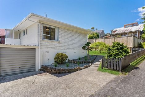 Photo of property in 2/79 Moore Street, Hillcrest, Auckland, 0627