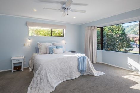 Photo of property in 20 Awanui Drive, Waikanae, 5036