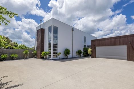 Photo of property in 24 Okarito Avenue, Levin, 5510