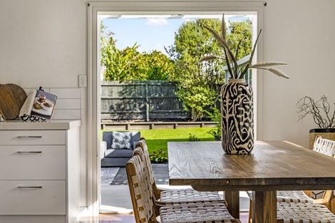 Photo of property in 1 Massey Avenue, Greenlane, Auckland, 1061