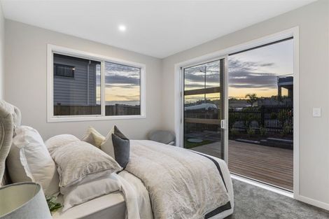 Photo of property in 48 Longshore Drive, Long Bay, Auckland, 0630