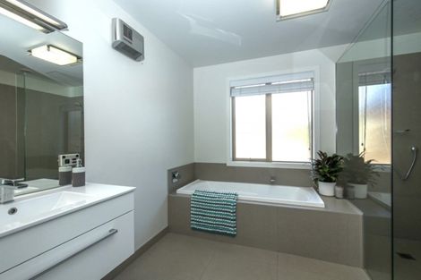 Photo of property in 18 Bevan Place, Wanaka, 9305