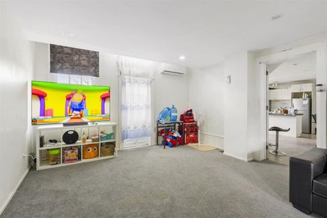 Photo of property in 25 Montilla Place, Manurewa, Auckland, 2102