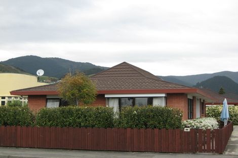 Photo of property in 2/60 Grove Street, The Wood, Nelson, 7010