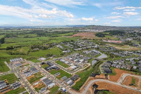 Photo of property in 33 Aituaa Road, Pukekohe, 2120