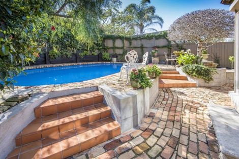 Photo of property in 11 Rattray Street, Devonport, Auckland, 0624