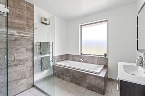 Photo of property in 47 Matheson Crescent, Albert Town, Wanaka, 9305