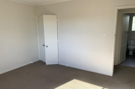 Photo of property in 2/26 Ludlow Terrace, Totara Vale, Auckland, 0627