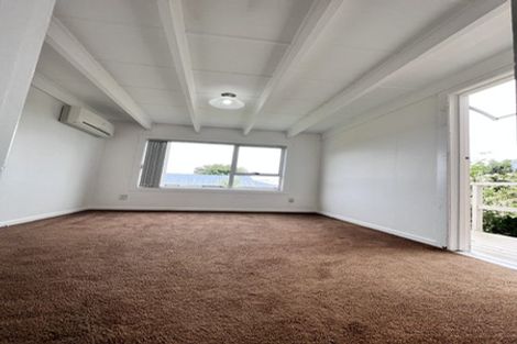 Photo of property in 93 Henderson Valley Road, Henderson, Auckland, 0612