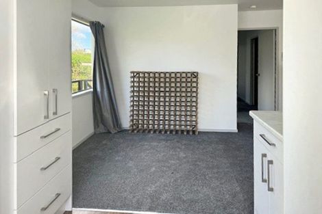 Photo of property in 2/18 Northcote Road, Takapuna, Auckland, 0622