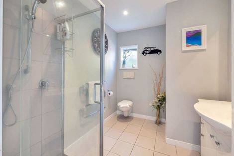 Photo of property in 7 Rossmore Terrace, Murrays Bay, Auckland, 0630