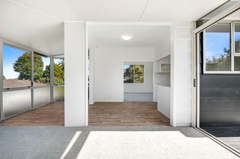 Photo of property in 24 Leaver Place, Weymouth, Auckland, 2103