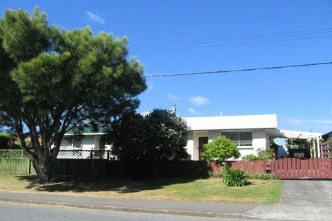 Photo of property in 2a Gillespies Road, Birchville, Upper Hutt, 5018