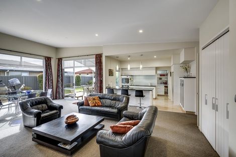 Photo of property in 52 Orotu Drive, Poraiti, Napier, 4112