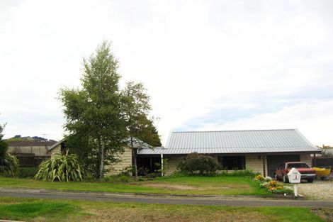 Photo of property in 1 Hogan Place, Fairfield, Dunedin, 9018