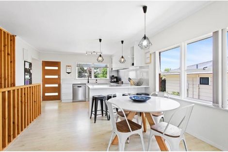 Photo of property in 15 Halberg Street, Papakura, 2110