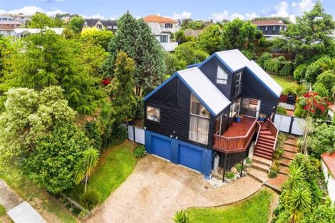 Photo of property in 21 Lagoon Way, West Harbour, Auckland, 0618