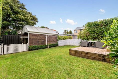Photo of property in 15 Range View Road, Mount Albert, Auckland, 1025