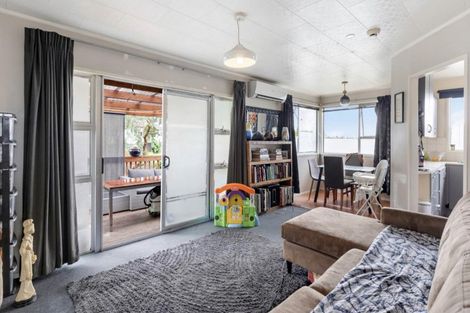 Photo of property in 82 Reynella Drive, Massey, Auckland, 0614