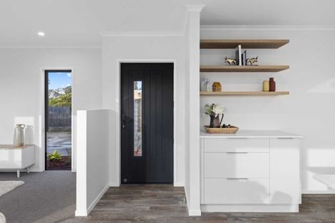 Photo of property in 116a Racecourse Road, Waiuku, 2123