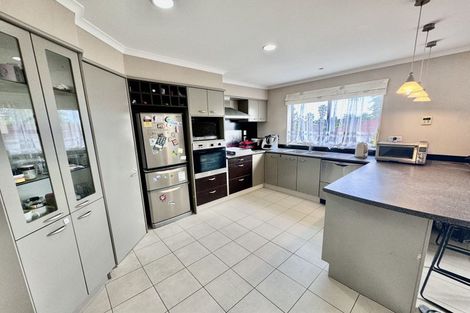 Photo of property in 11 William Woods Court, Flat Bush, Auckland, 2016