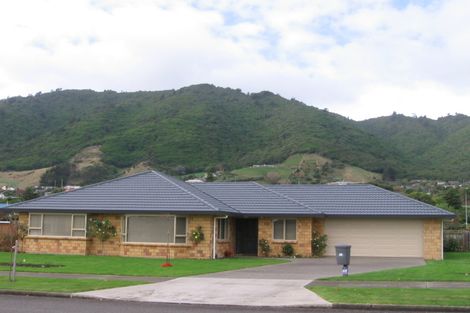 Photo of property in 7b Hemi Street, Waikanae, 5036