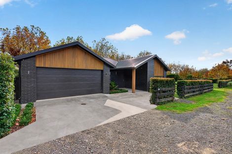 Photo of property in 122c Monument Road, Clevedon, 2582