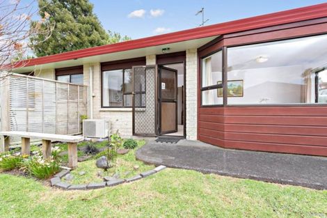 Photo of property in 2/54 Nikau Street, New Lynn, Auckland, 0600
