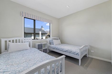 Photo of property in 11 Urquhart Place, Wanaka, 9305