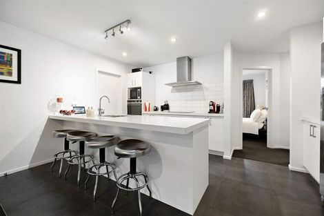 Photo of property in 43 Kingfisher Crescent, Albert Town, Wanaka, 9305