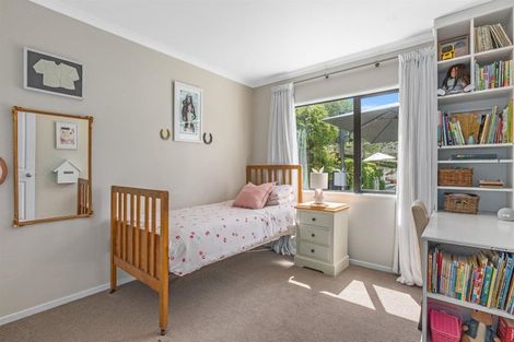 Photo of property in 12 Bowman Place, Whitby, Porirua, 5024