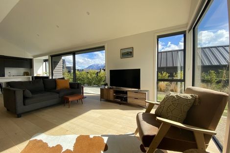 Photo of property in 2 Kotuku Lane, Jacks Point, Queenstown, 9371