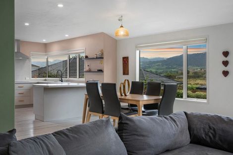 Photo of property in 14 Riverside Place, Katikati, 3129