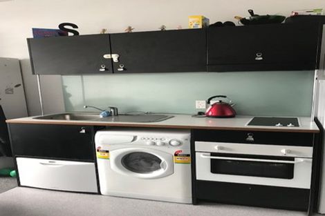 Photo of property in Urbane Apartments, 13/29 Webb Street, Mount Cook, Wellington, 6011