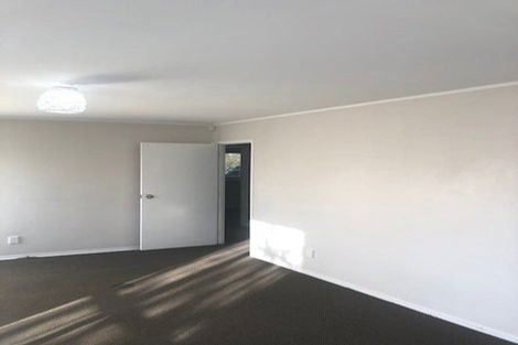Photo of property in 2/25 Melleray Place, Randwick Park, Auckland, 2105