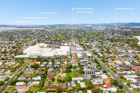 Photo of property in 2/7 Rewarewa Road, Te Atatu Peninsula, Auckland, 0610