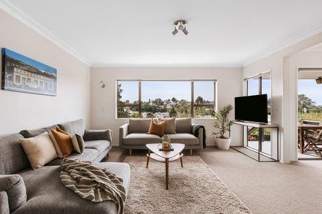 Photo of property in 73 Sutherland Road, Brookfield, Tauranga, 3110