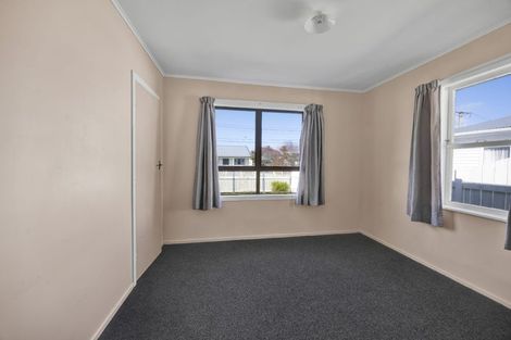 Photo of property in 10 Ramanui Avenue, Hawera, 4610