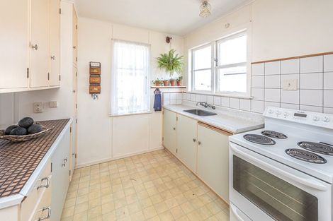 Photo of property in 4 Mosston Road, Castlecliff, Whanganui, 4501