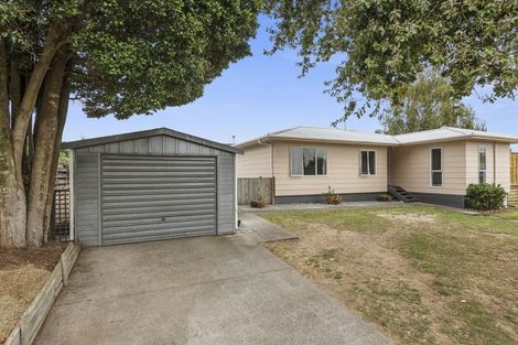 Photo of property in 2 Beadle Place, St Andrews, Hamilton, 3200