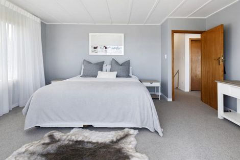 Photo of property in 4 Penguin Street, Leigh, 0985