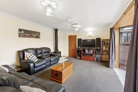 Photo of property in 31 Solomon Avenue, Redwood, Christchurch, 8051
