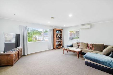 Photo of property in 1/325 Triangle Road, Massey, Auckland, 0614