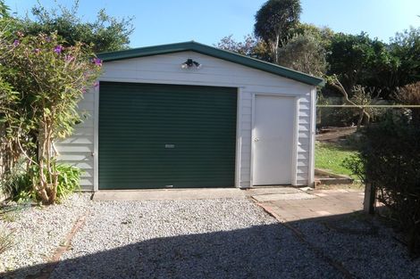 Photo of property in 16 Dale Road, Raumati South, Paraparaumu, 5032