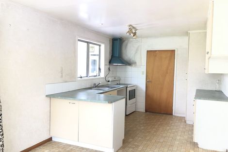 Photo of property in 3 Tahu Crescent, Sunnynook, Auckland, 0620