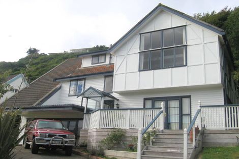 Photo of property in 33 Woodhouse Avenue, Karori, Wellington, 6012
